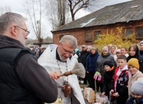 Великодня служба і освячення пасок Великодня служба і освячення пасок