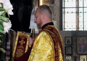 Служіння диякона в церкві і поза храмом Служіння диякона в церкві і поза храмом