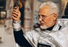 Перша квітка Пасхи, яку тримає в своїх руках Архангел Гавриїл (відео)